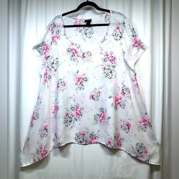 Torrid White Floral Top Blouse Short Sleeve Shirt Asymetrical Hem Size 3X - Picture 3 of 16